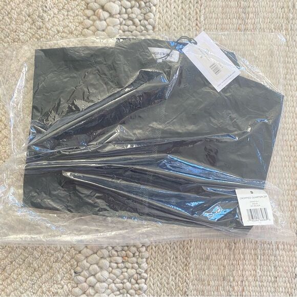 WeWoreWhat​ Cropped Quarter Zip Pullover Solid Black Sporty Size Small NWT - Picture 5 of 7